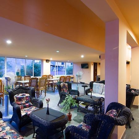 G Eleven Hotel Phnom Penh Extérieur photo