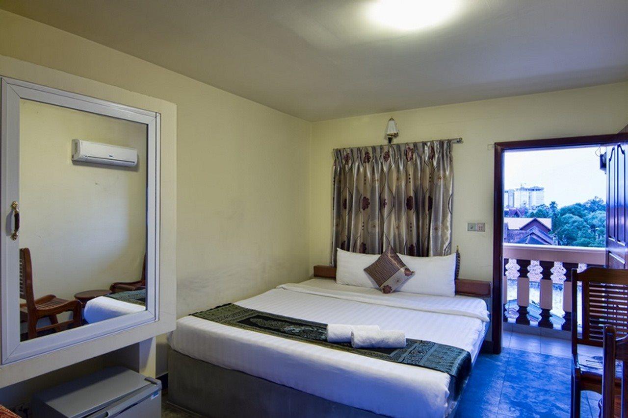G Eleven Hotel Phnom Penh Extérieur photo