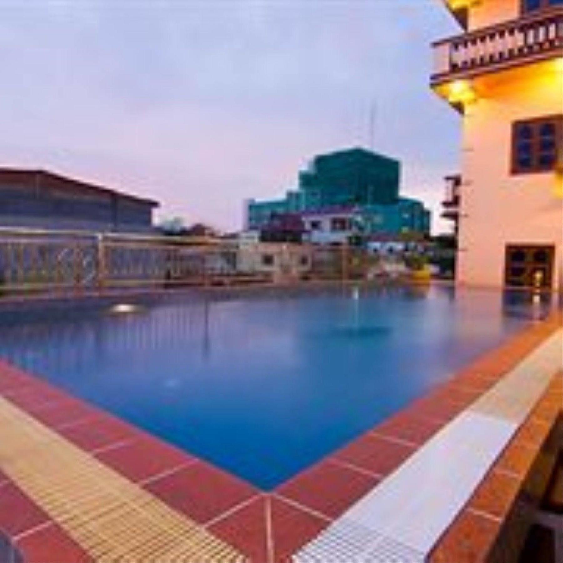 G Eleven Hotel Phnom Penh Extérieur photo