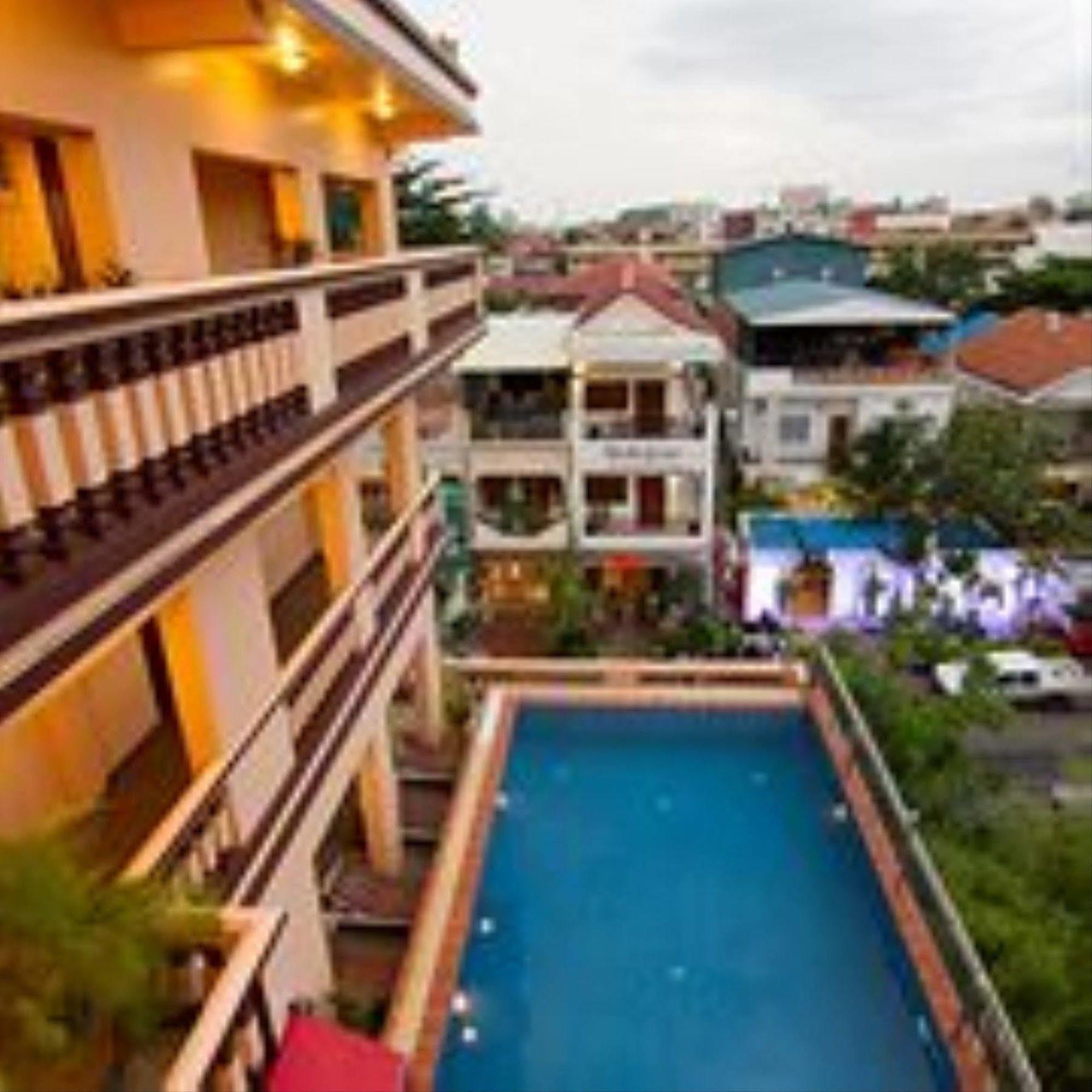 G Eleven Hotel Phnom Penh Extérieur photo
