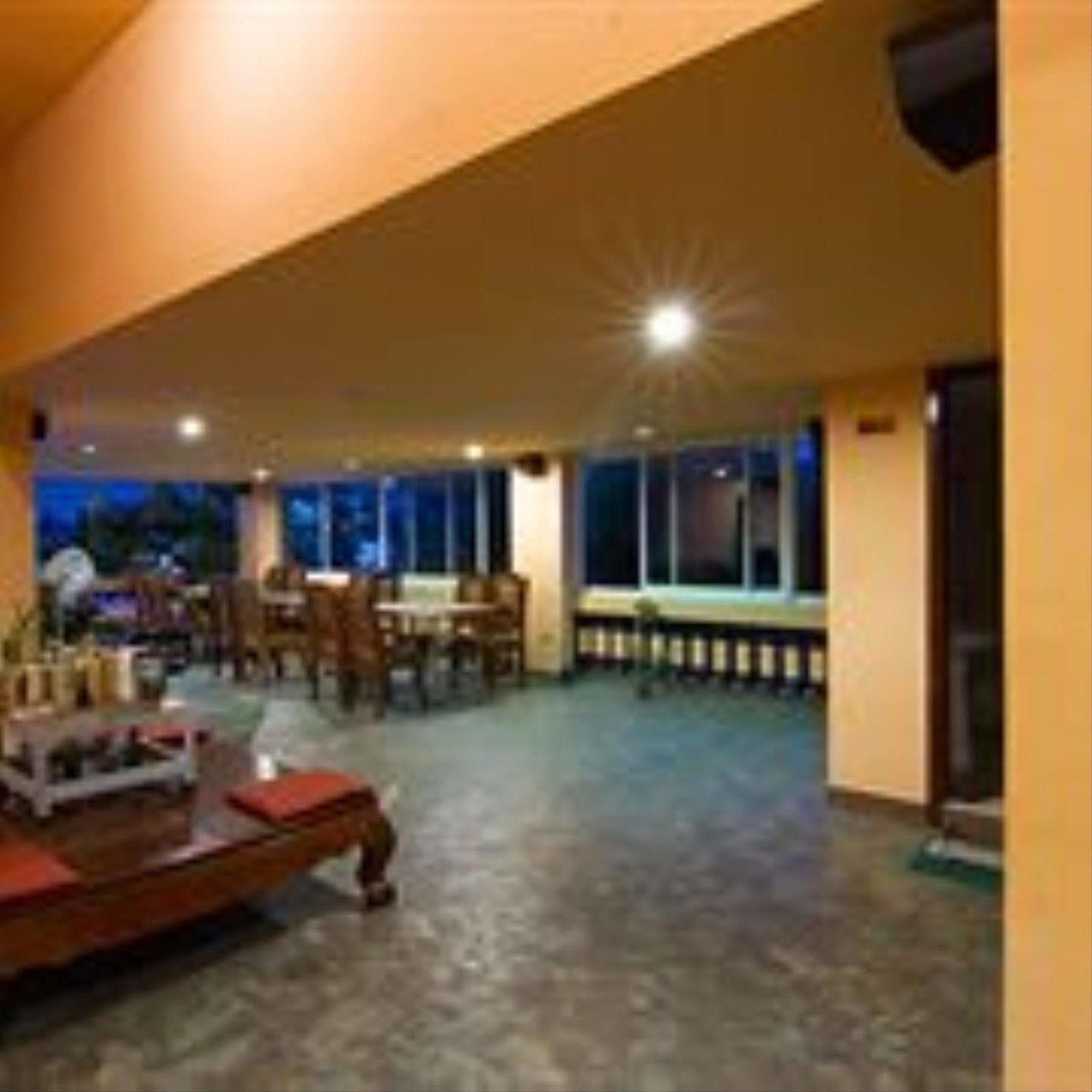 G Eleven Hotel Phnom Penh Extérieur photo