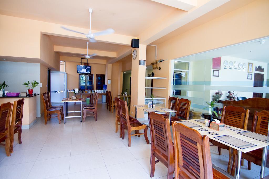 G Eleven Hotel Phnom Penh Extérieur photo
