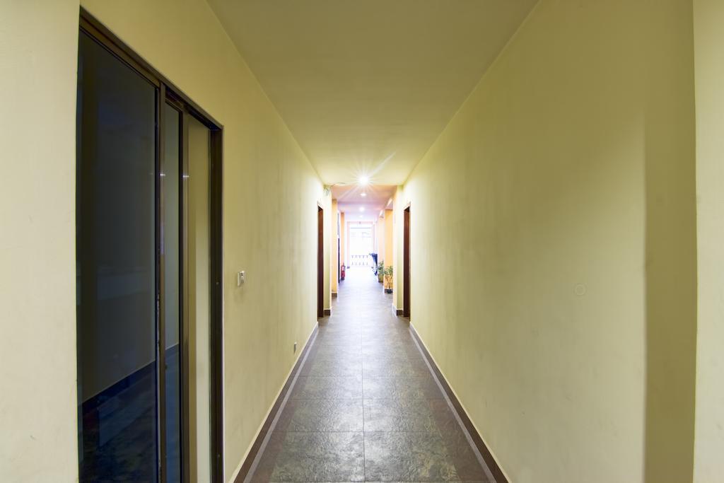 G Eleven Hotel Phnom Penh Extérieur photo