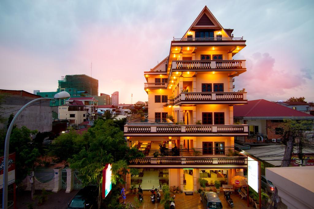 G Eleven Hotel Phnom Penh Extérieur photo